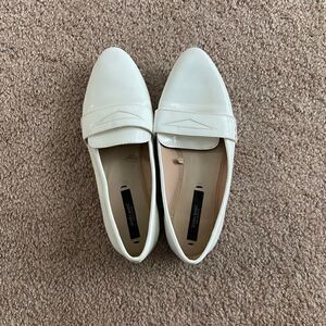 Zara White Glossy Pointy Flats